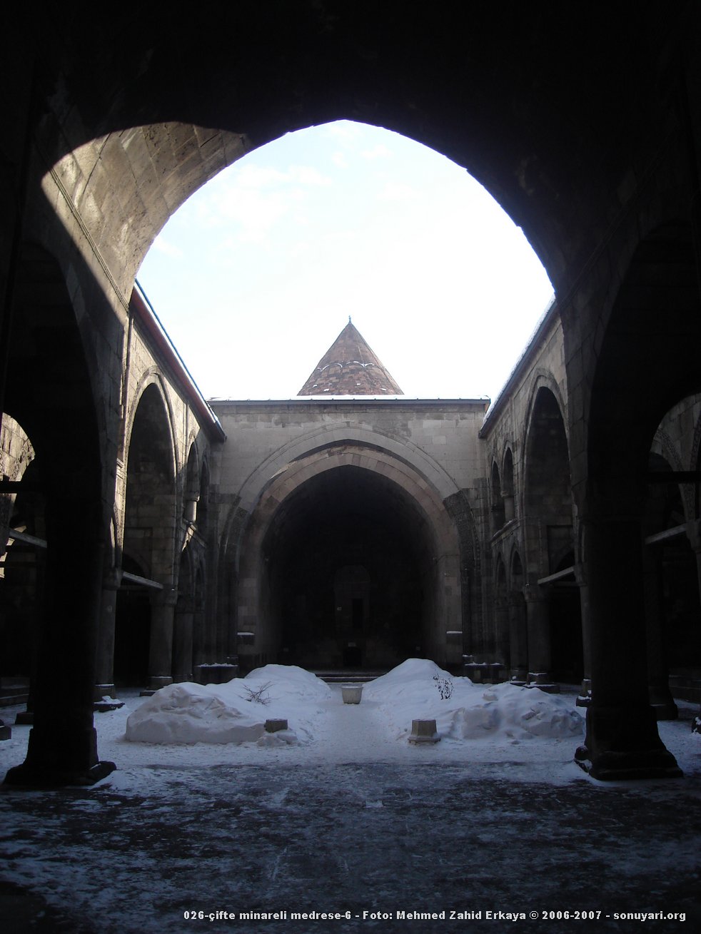 026_cifte_minareli_medrese_6