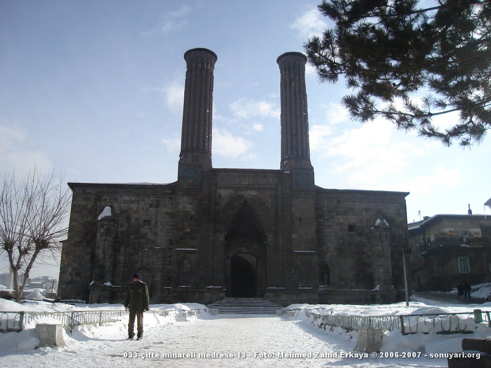 033_cifte_minareli_medrese_13