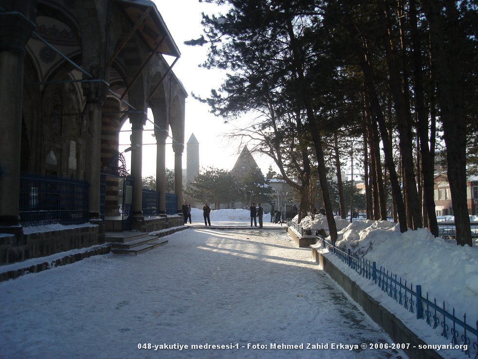 048_yakutiye_medresesi_1