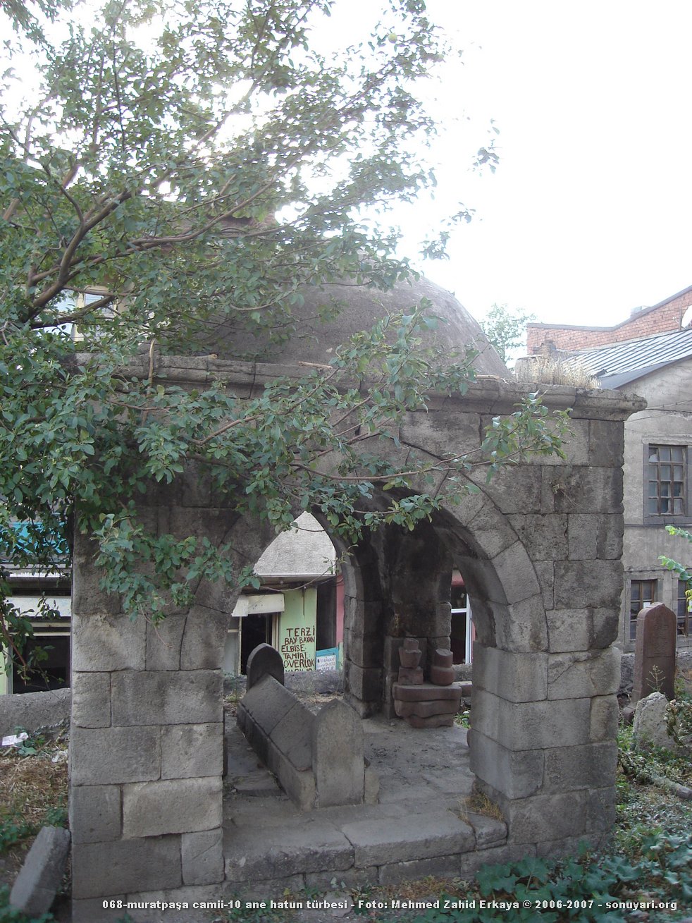 068_muratpasa_camii_10_ane_hatun_turbesi