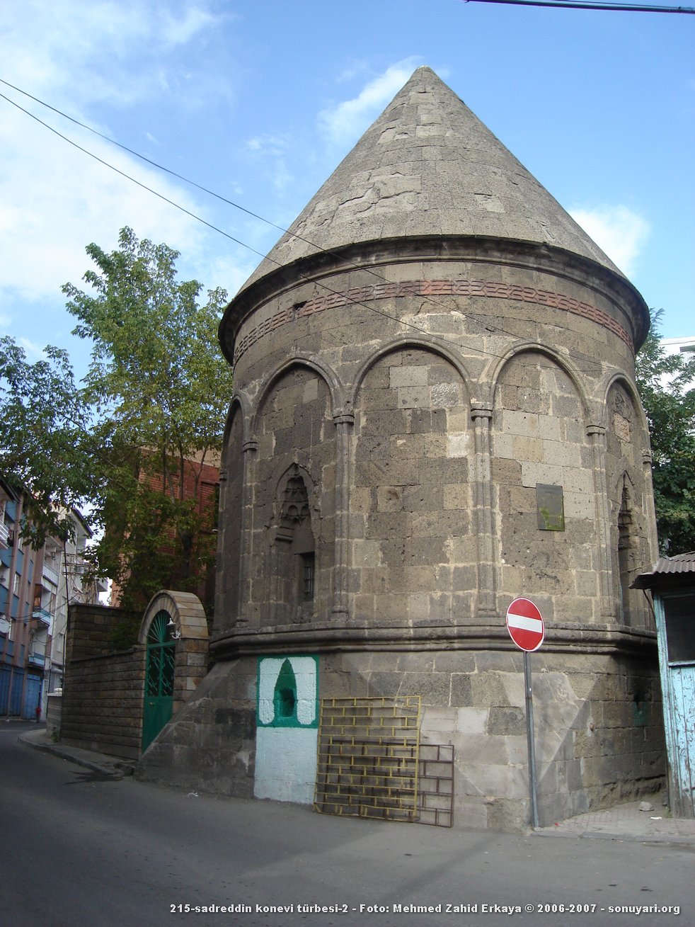 215_sadreddin_konevi_turbesi_2