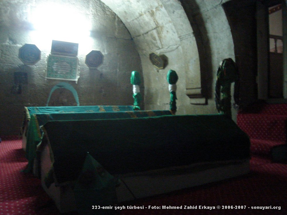 223_emir_seyh_turbesi